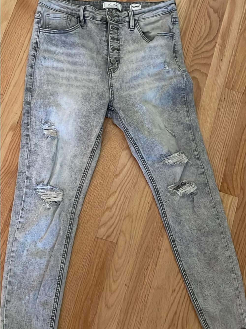 KanCan Light Gray Acid Wash Skinny Jeans with Distressed Rips